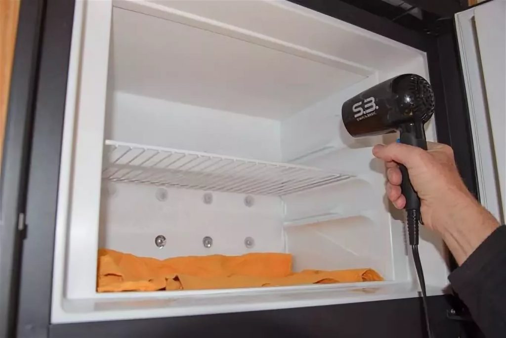 Как разморозить холодильник - инструкция, лайфхаки, чистящие средства